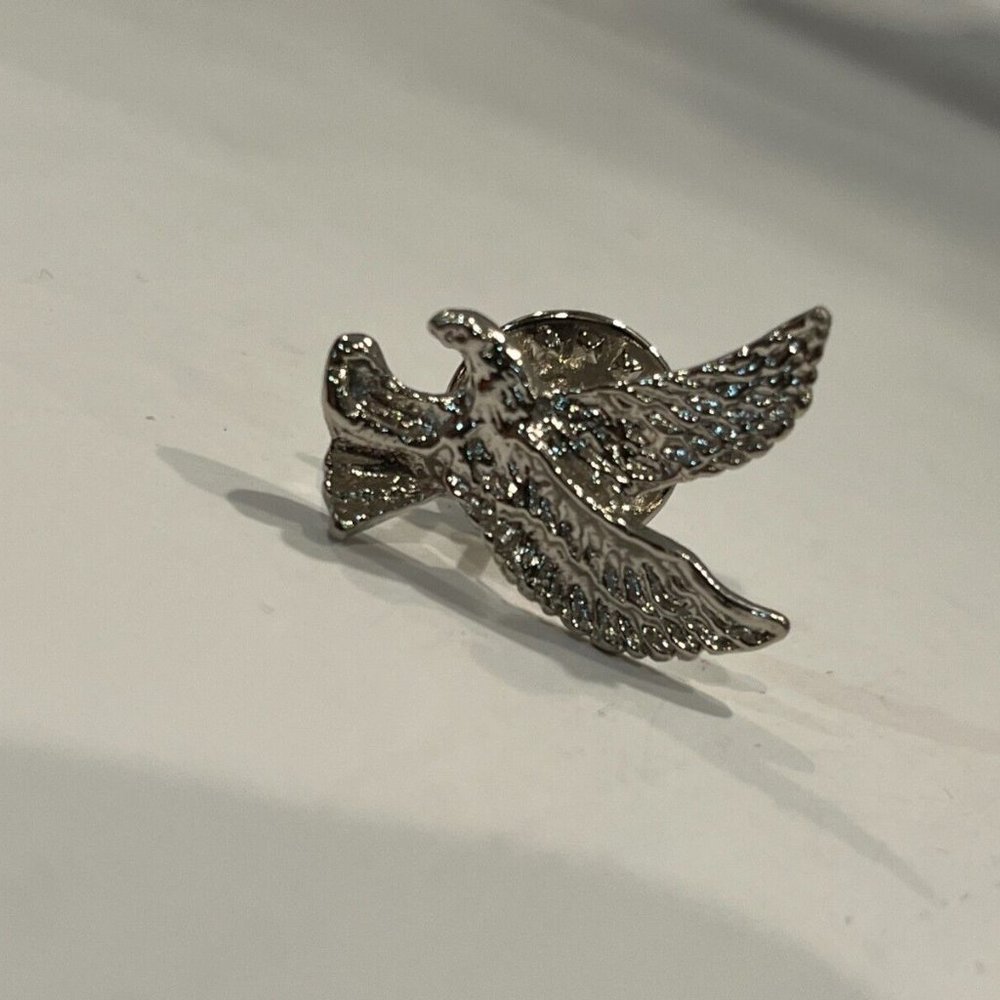 Silver Eagle Lapel Pin Silver Color Pin with Backing, 0.75 x 1" Clean
